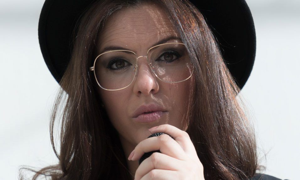 Fernando Gómez fotógrafo. Fotografía de retrato portada de covers Ana Pineda 3